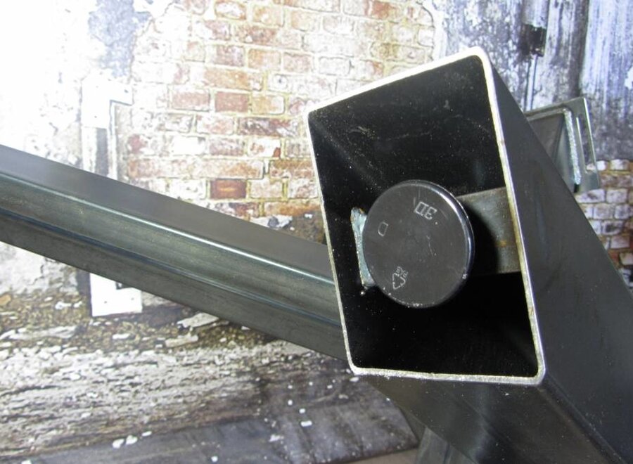 Handgemaakt industrieel tafelonderstel Twist 8x8 tafelpoot