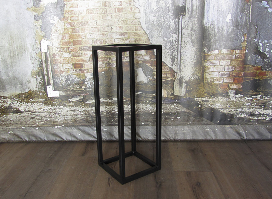 Industriele stalen sokkel / zuil