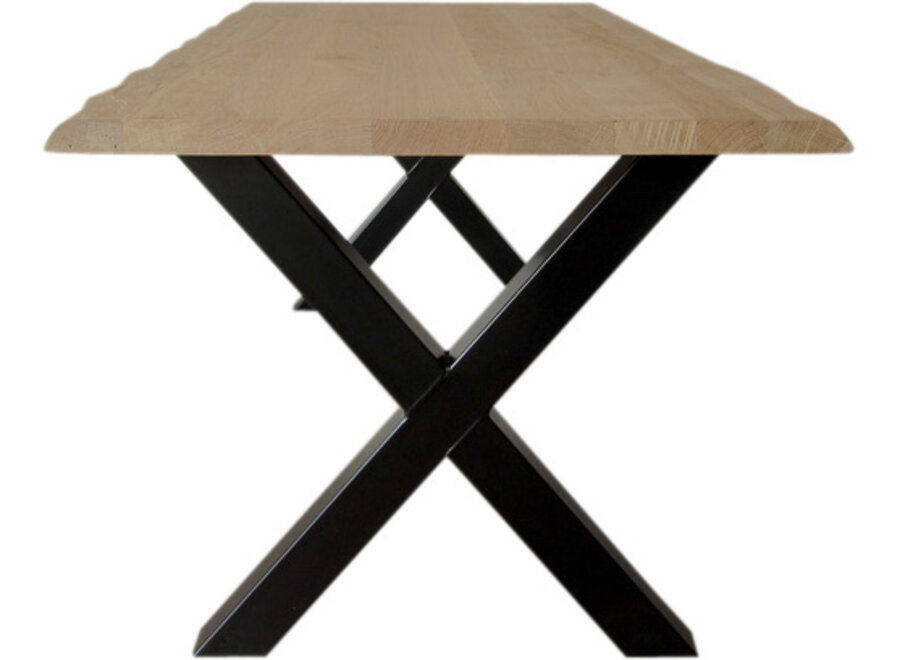 Industriële tafel voorzien standaard X tafelpoten en eiken tafelblad