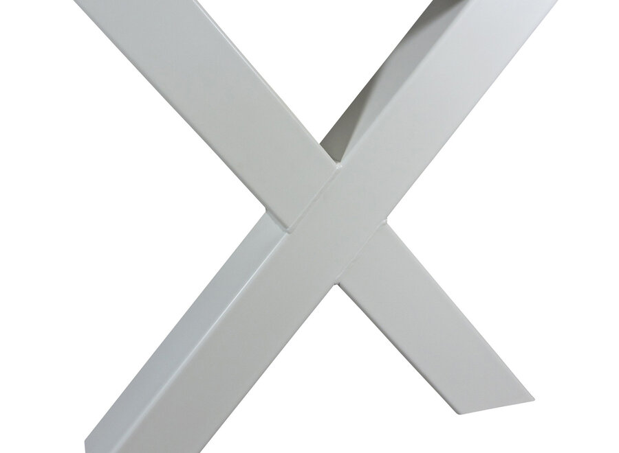 Industriële tafel voorzien X tafelpoten en eiken tafelblad.