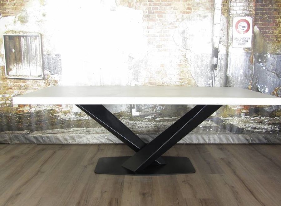 Stalen Twisted V tafelonderstel