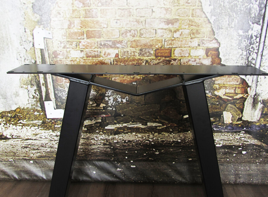 Stalen tafelpoot model M