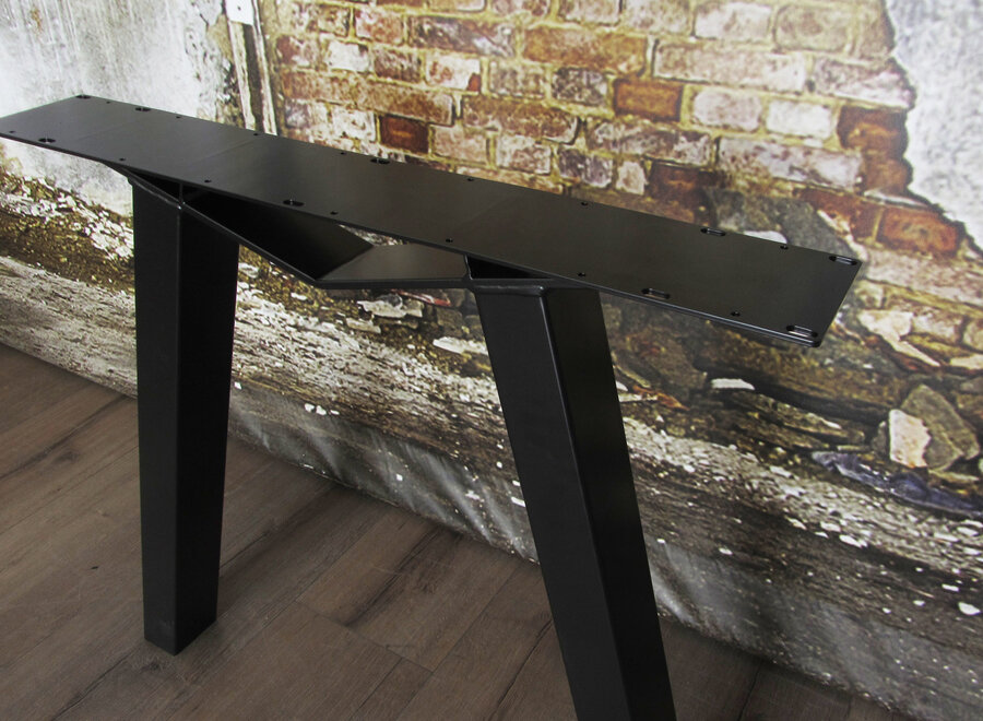 Stalen tafelpoot model M