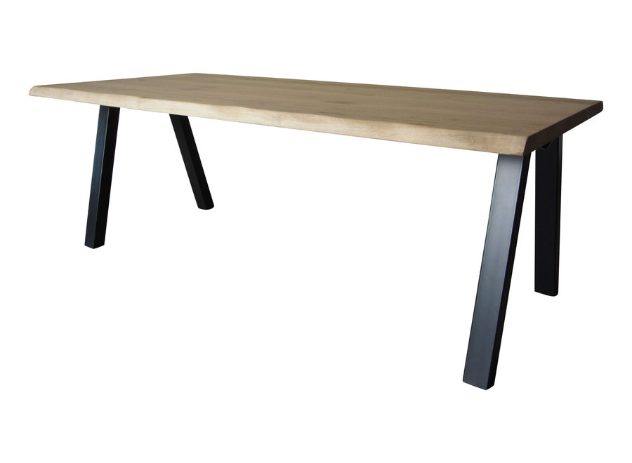 Industriële tafel met M tafelpoot