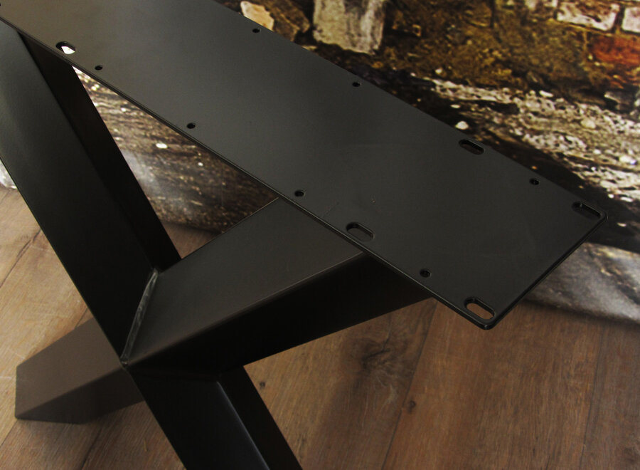 Handgemaakt stalen tafelonderstel Diamond X poot