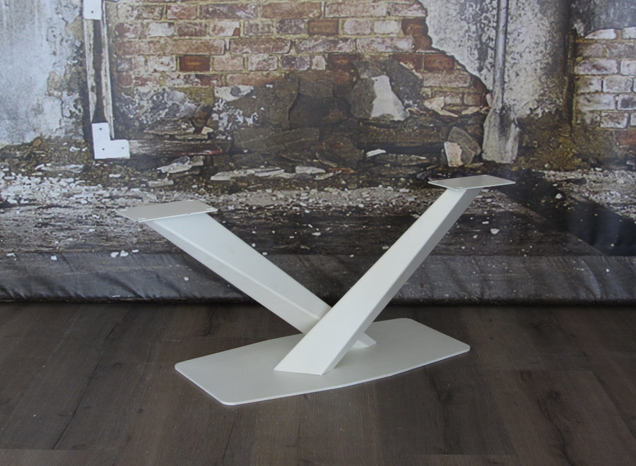 Stalen Salontafelonderstel model Twisted V wit