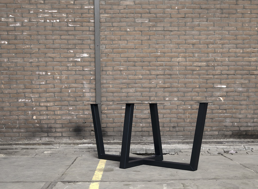 Stalen maatwerk tafelpoot Criss-Cross