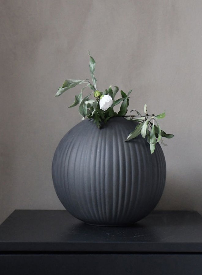 Vena Globe Vase - Dark grey