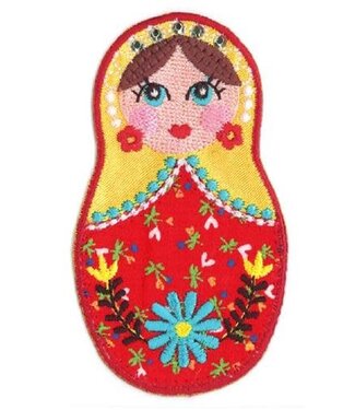 Applicatie Babushka rood. L x B: 80mm x 44mm