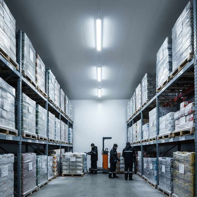 PURPL Plafoniera stagna LED | 130 cm | 15W | 1575 lm | 4000K Bianco Naturale (840) | IP65 | IK06 | Senza sfarfallio
