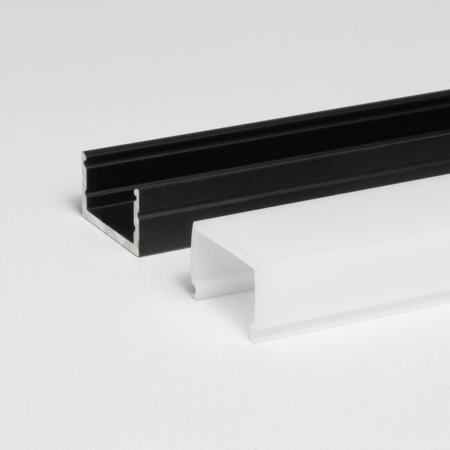 PURPL Profilo in alluminio nero da superficie per strisce LED | 1,5 m | 20x20 mm | Copertura opale | IP20 | Materiale di montaggio incluso