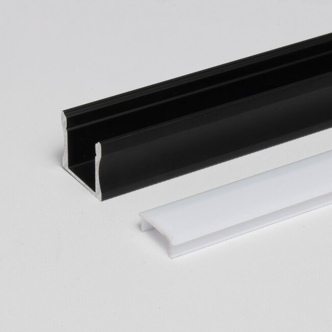 PURPL Profilo in alluminio nero da superficie per strisce LED | 1,5 m | 17,5x15 mm | Copertura opale | IP20 | Materiale di montaggio incluso