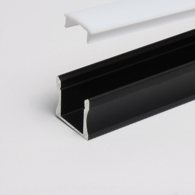 PURPL Profilo in alluminio nero da superficie per strisce LED | 1,5 m | 17,5x15 mm | Copertura opale | IP20 | Materiale di montaggio incluso