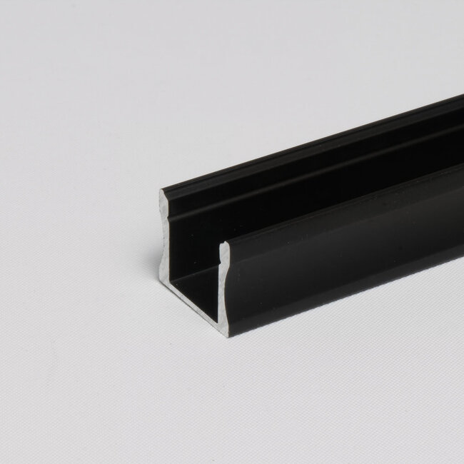 PURPL Profilo in alluminio nero da superficie per strisce LED | 1,5 m | 17,5x15 mm | Copertura opale | IP20 | Materiale di montaggio incluso