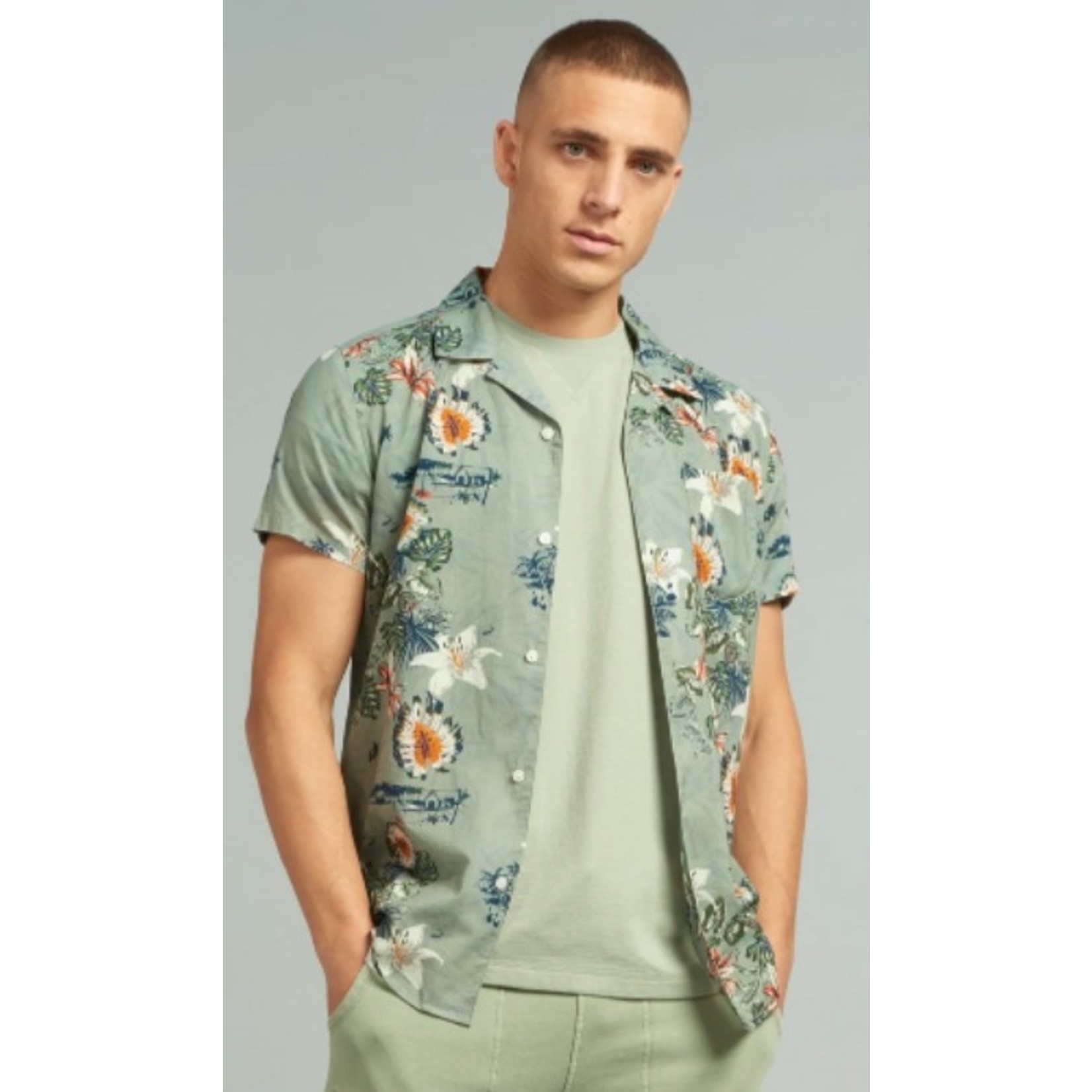 Dstrezzed Dstrezzed - Hemd met korte mouw en tropische print
