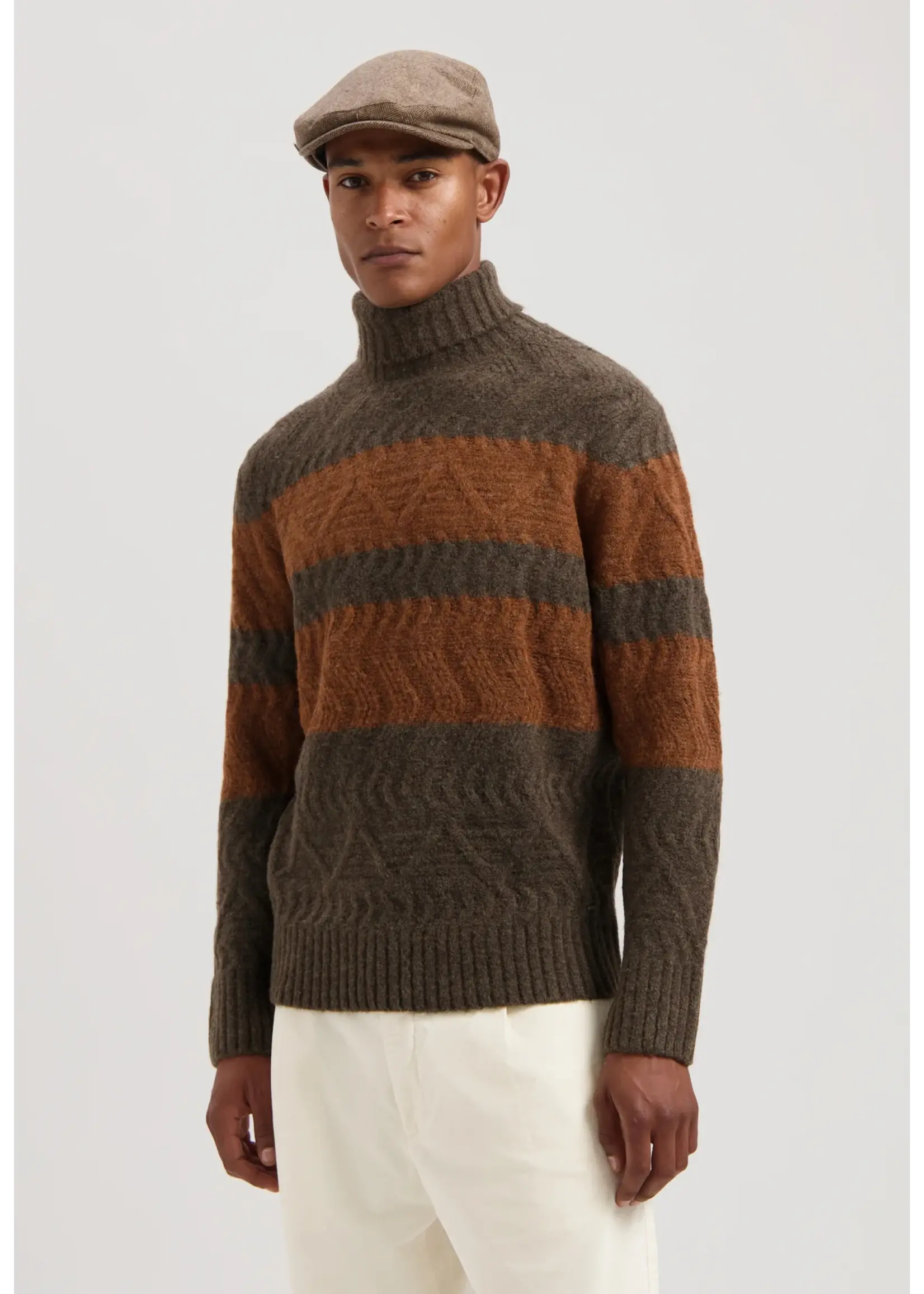 Dstrezzed Dstrezzed - Caleb Turtleneck - Rustic Brown