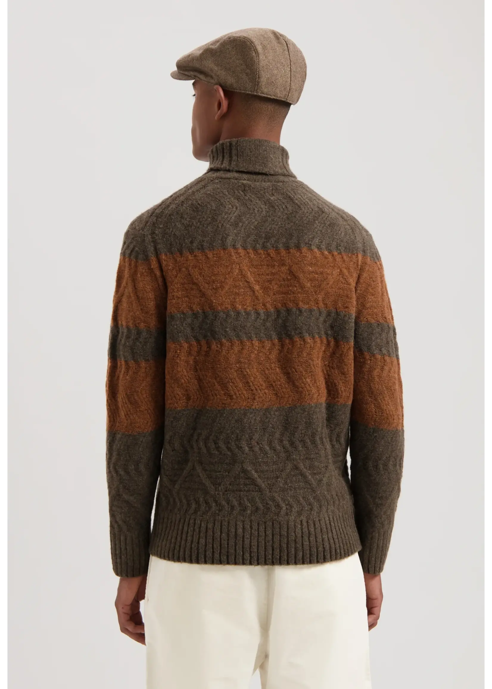 Dstrezzed Dstrezzed - Caleb Turtleneck - Rustic Brown