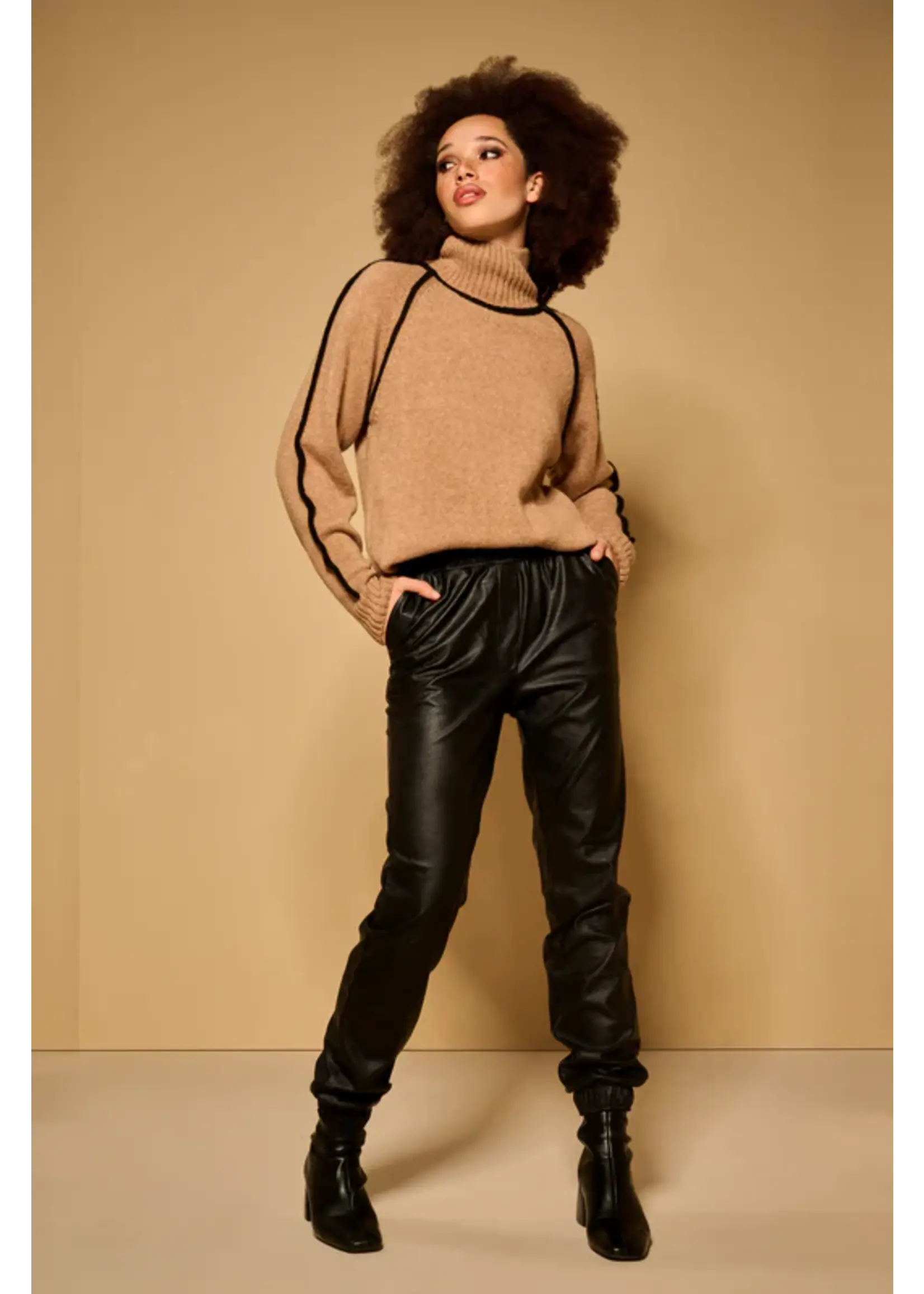 AC by Annelien Coorevits AC - Ana Rolkraag - Camel