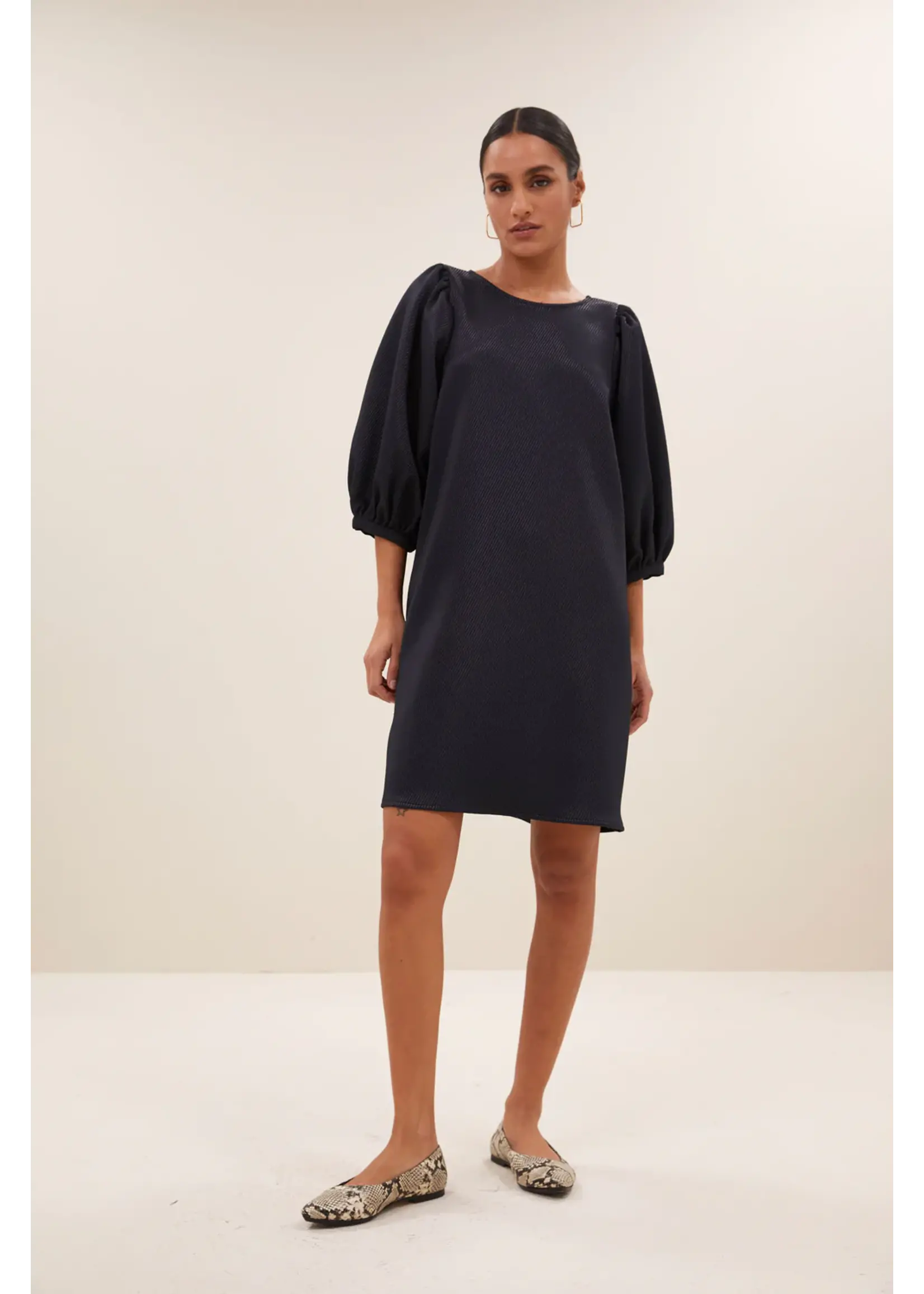 By-Bar By-Bar- Gigi Gloss Jurk - Midnight