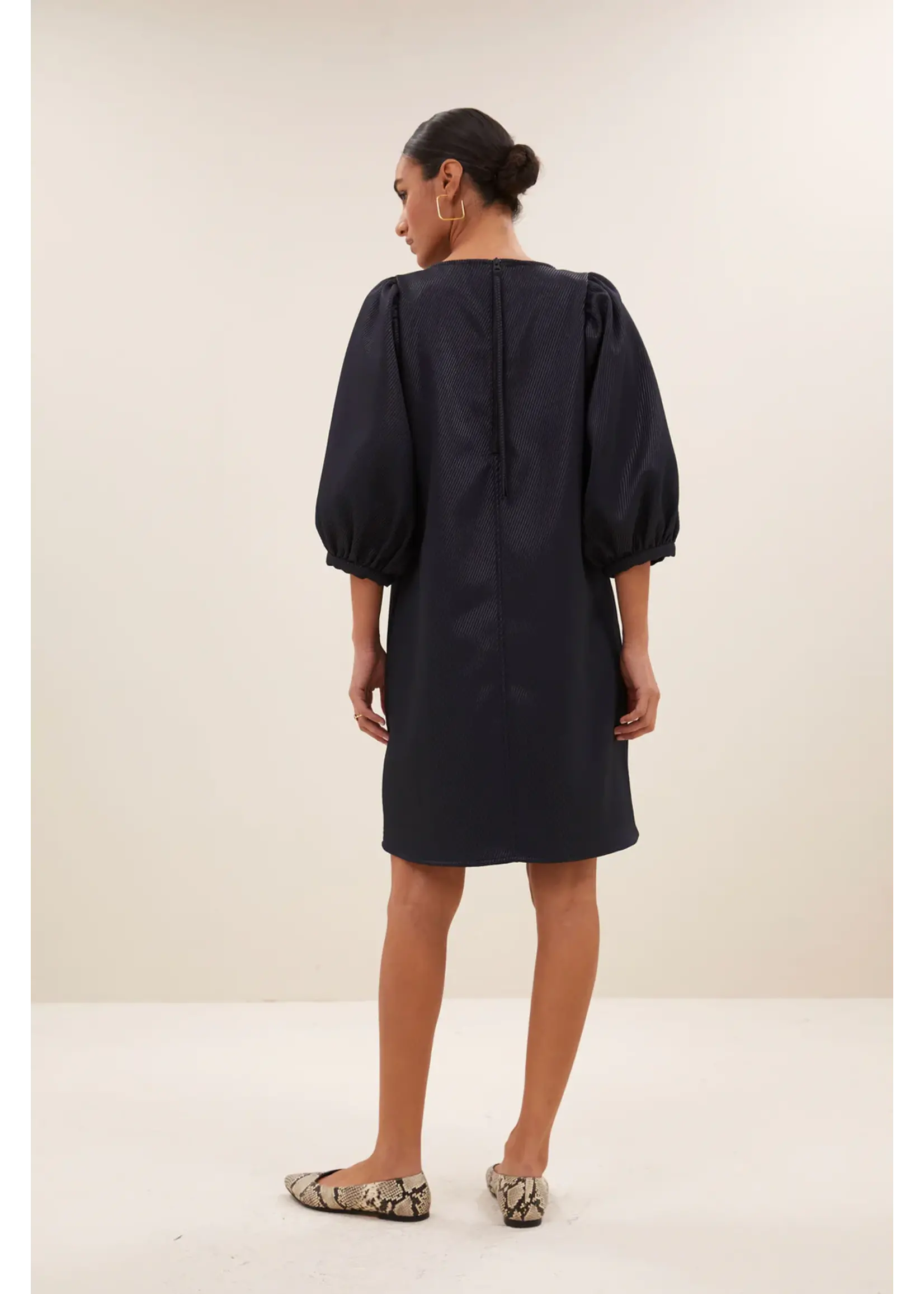 By-Bar By-Bar- Gigi Gloss Jurk - Midnight