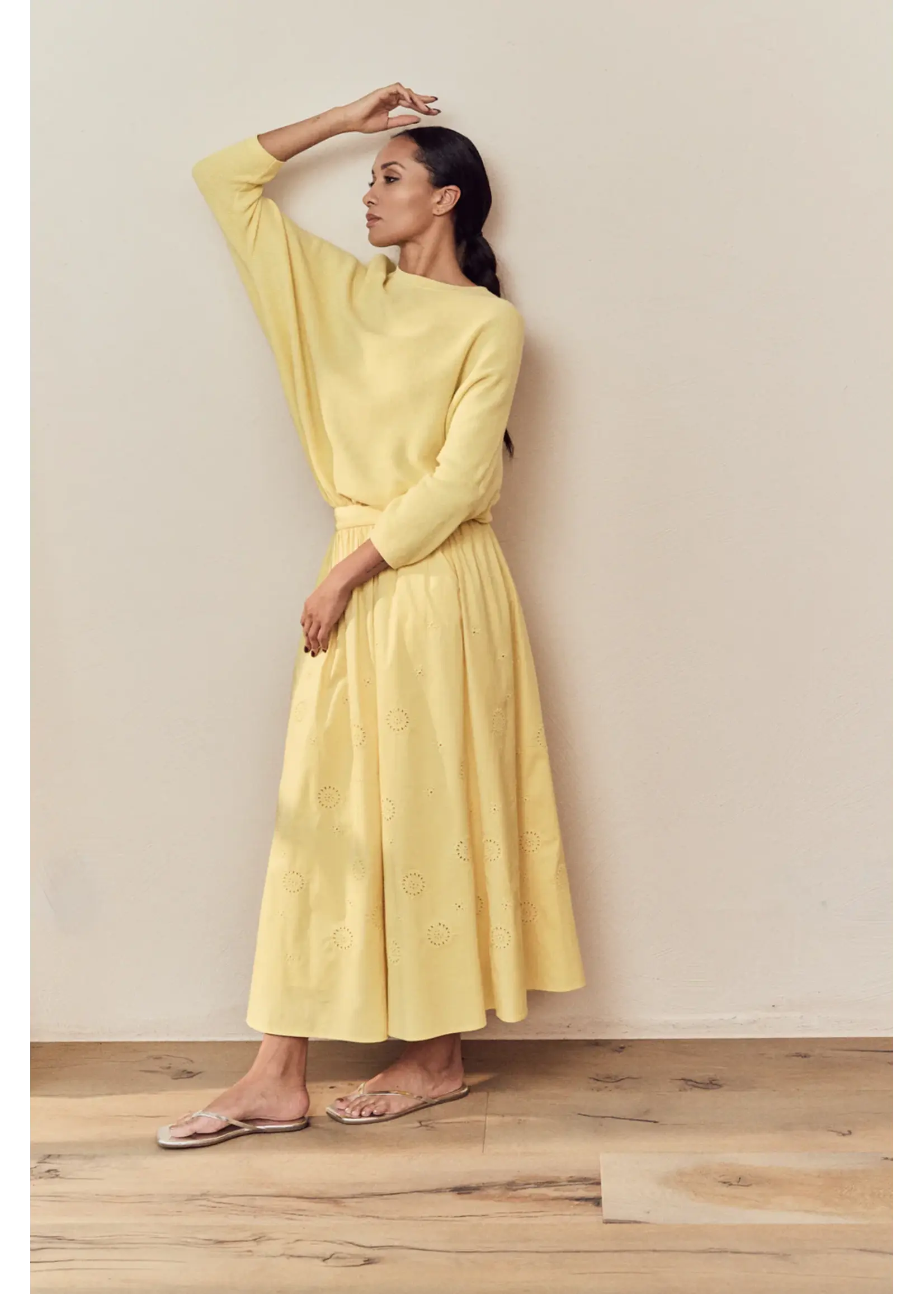 AC by Annelien Coorevits AC - AC - Daphne Pull - LichtgeelPull