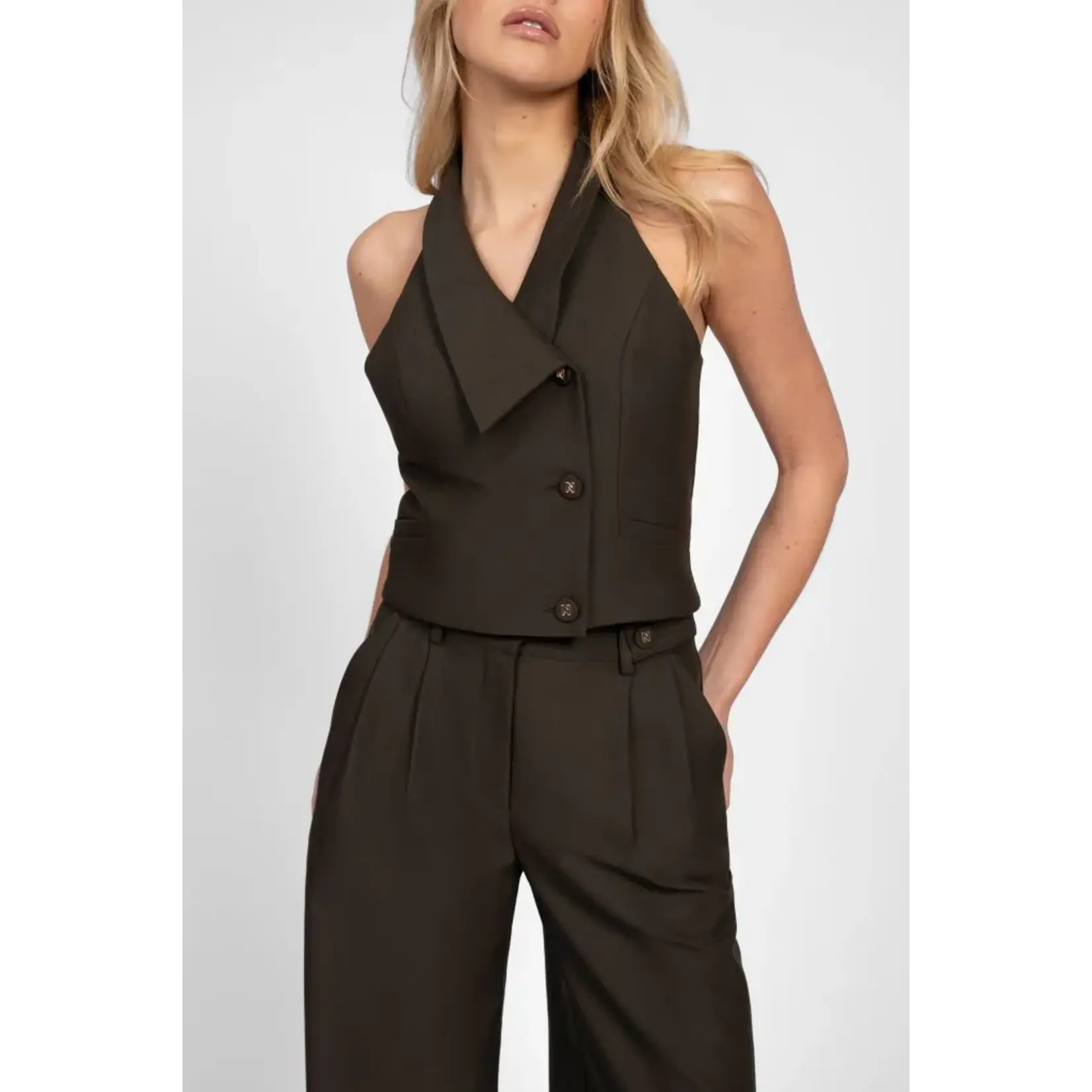 NIKKIE NIKKIE  – Alani Waistcoat - Choc. Torte