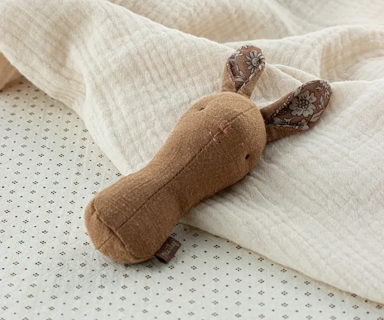 Maileg 16-4704-01 Lullaby friends, Bunny rattle - Chocolate
