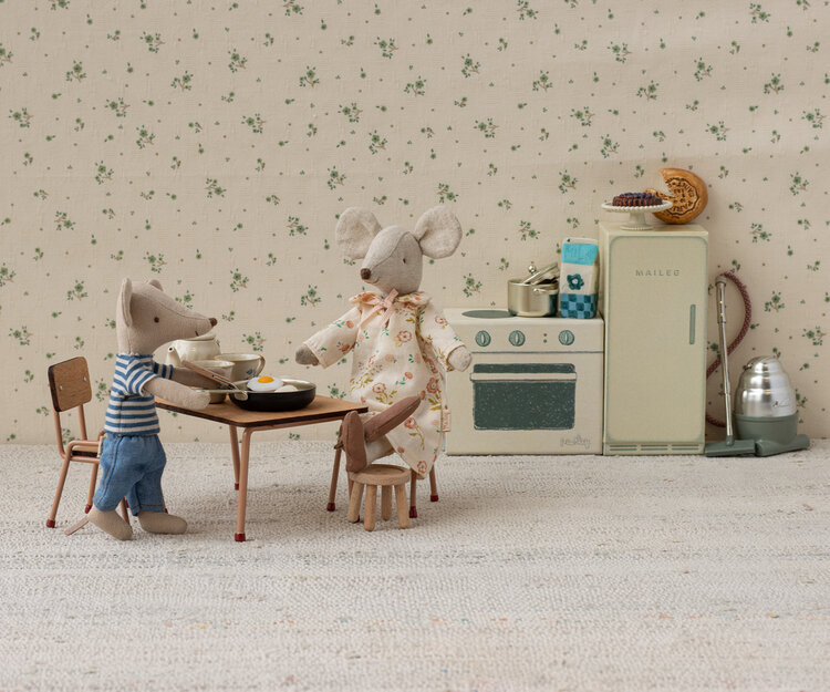 Maileg 11-5000-00 Table and chair set, Mouse - Dark powder