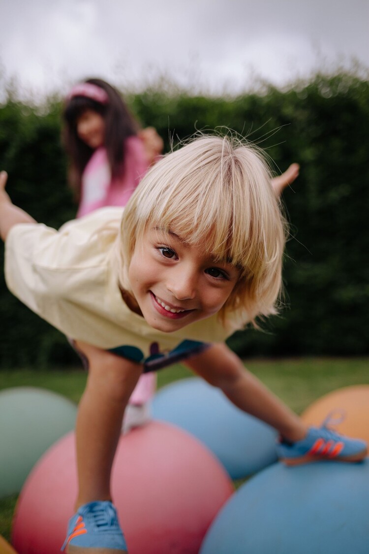 Daily Brat ELEFANCY T-SHIRT PALE BANANA