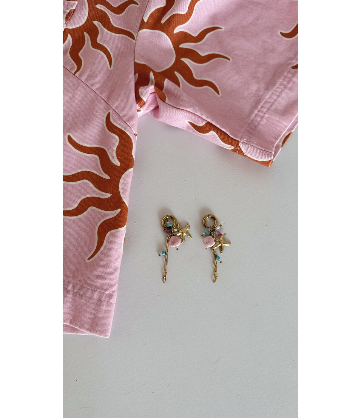 Oorbellen goud/roze/blauw | schelpen