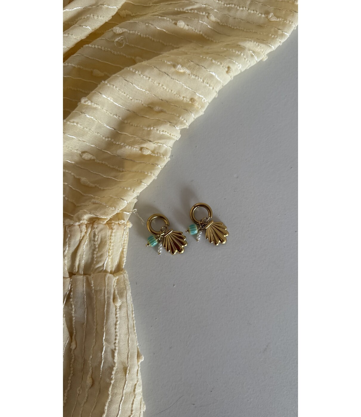 Oorbellen goud/blauw | schelpen