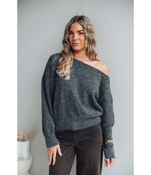 La Rebelle Trui off shoulder bruin | Marlie