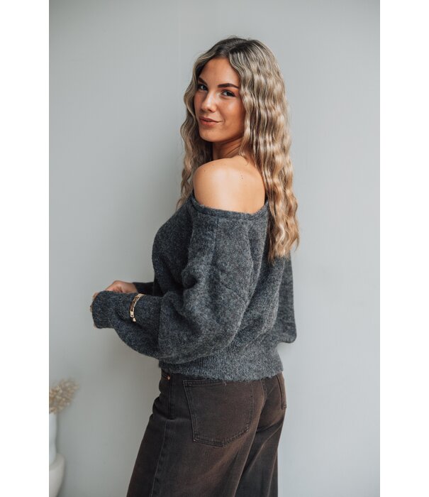 La Rebelle Trui off shoulder bruin | Marlie