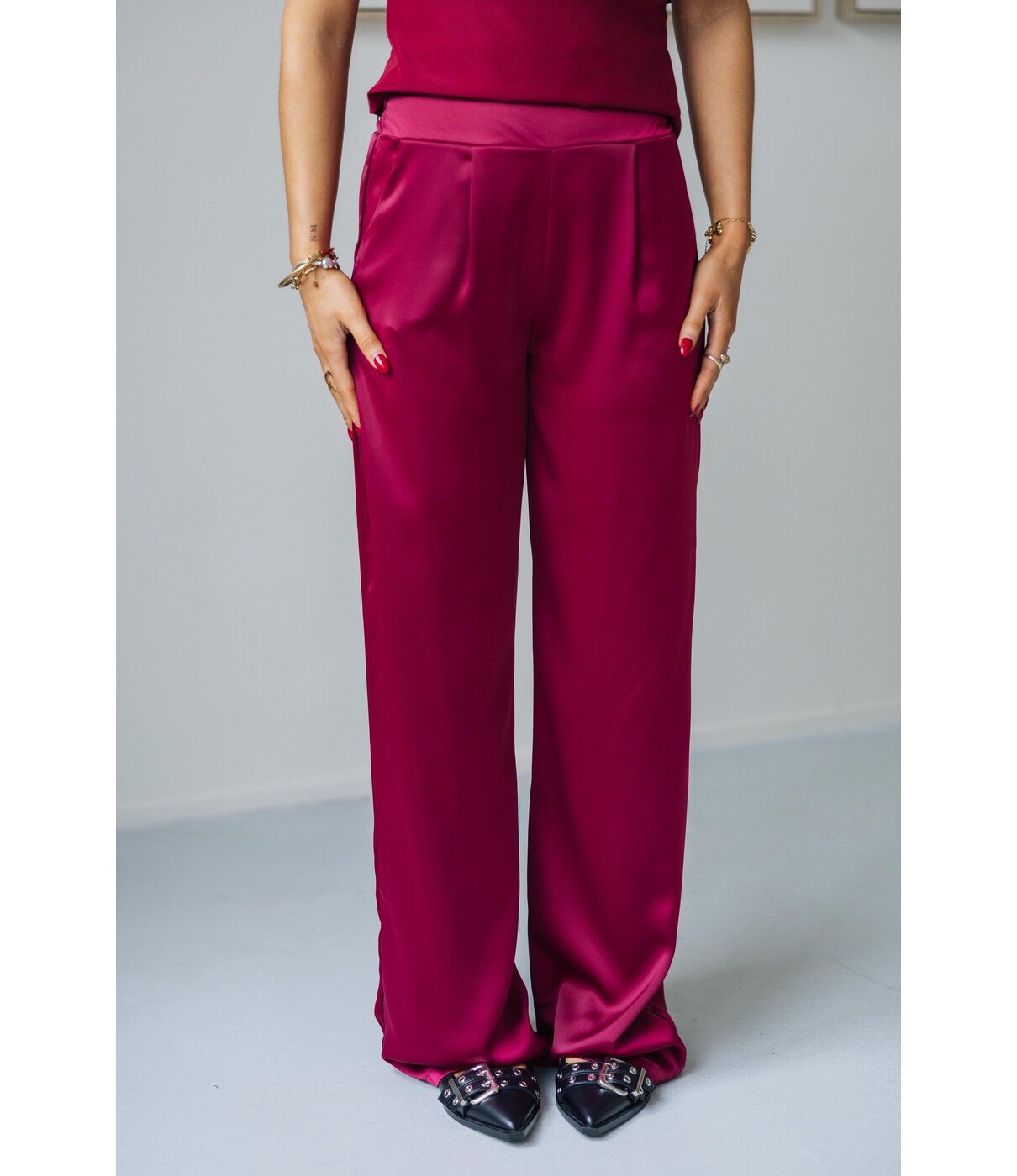 Pantalon satijn bordeaux rood | Dominique