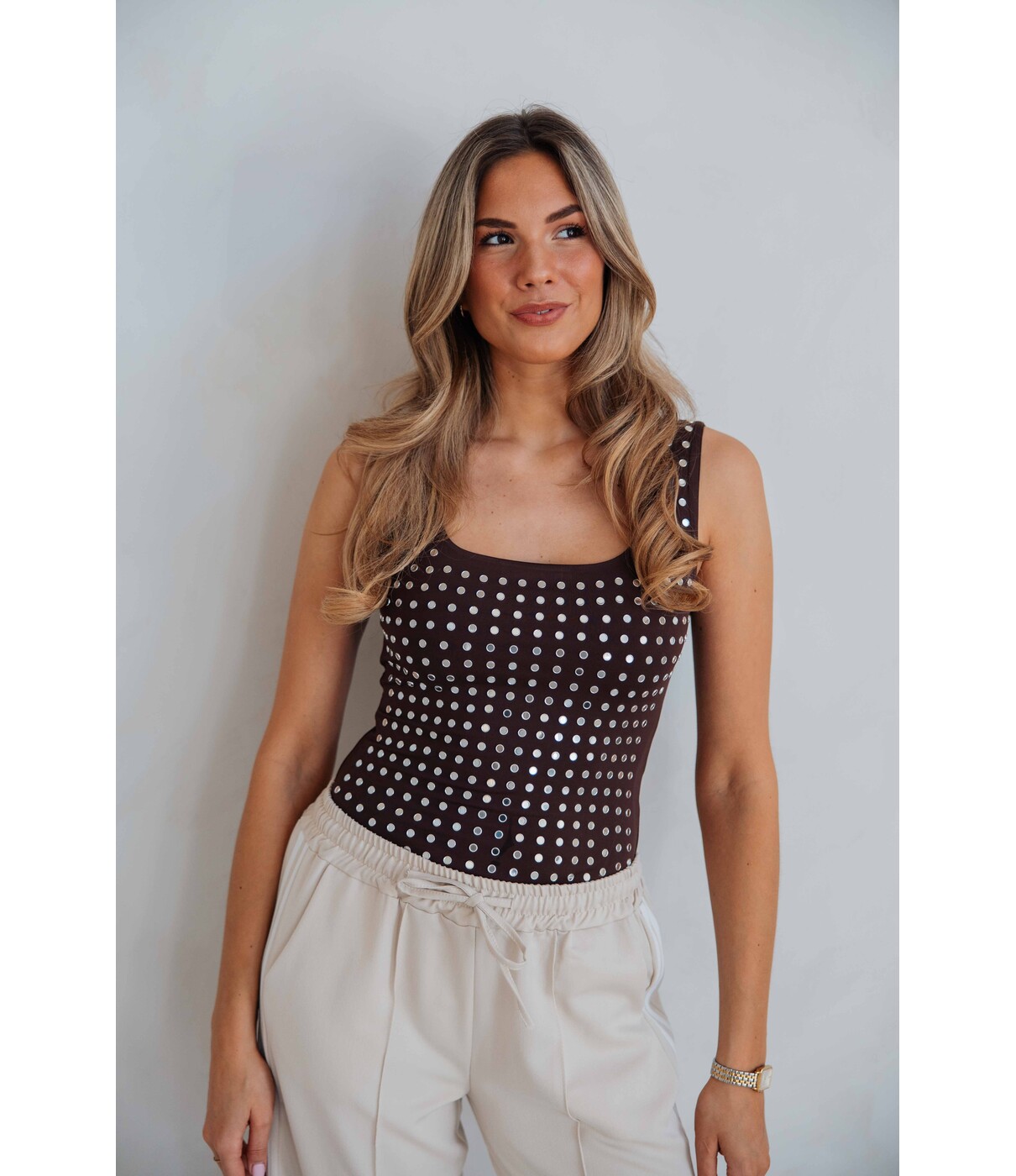 Body studs bruin | Emily