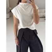 Top wit | Laura