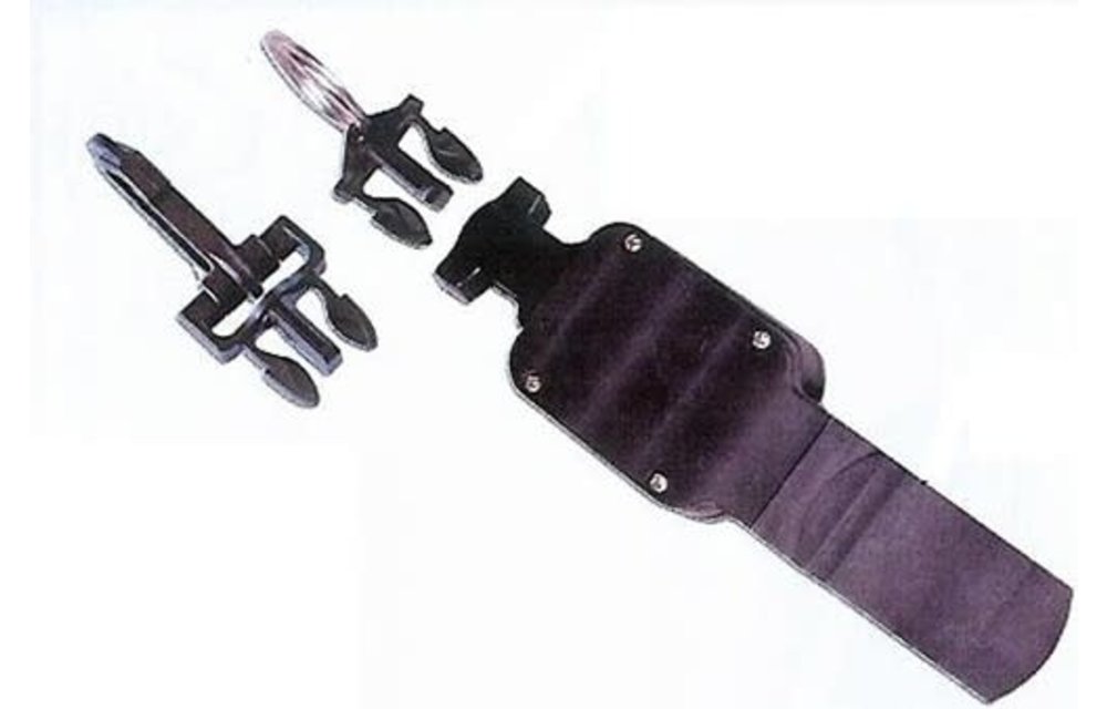 Compass Retractor