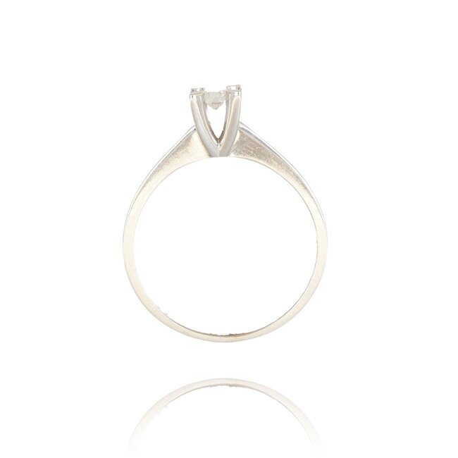 Stijlvolle witgouden ring met 0.15 ct diamant en tijdloos design