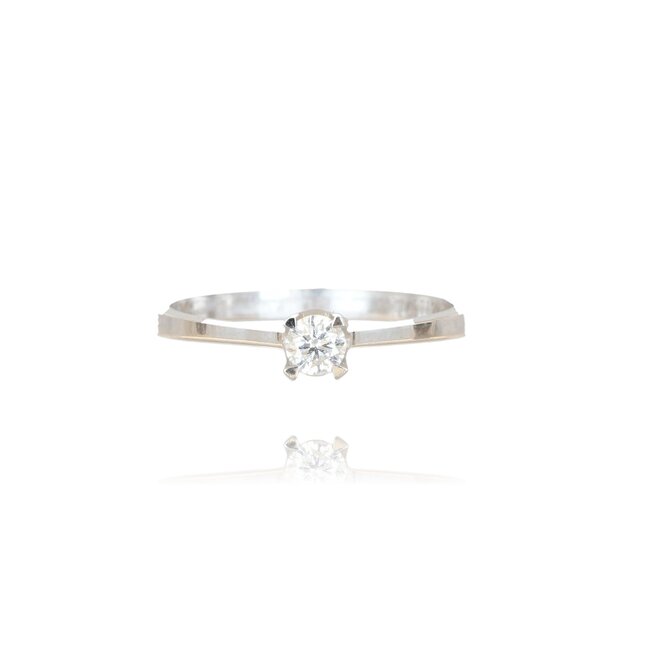 Luxe witgouden ring met 0.20 ct EF/SI diamant en moderne zetting