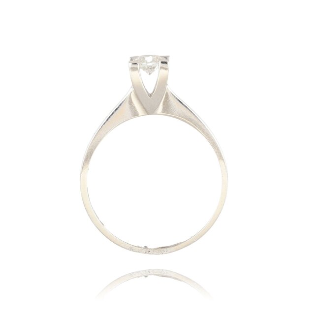 Stijlvolle witgouden ring met solitaire diamant en luxe uitstraling