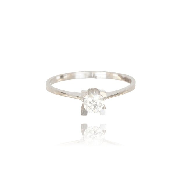 Witgouden ring met solitaire diamant