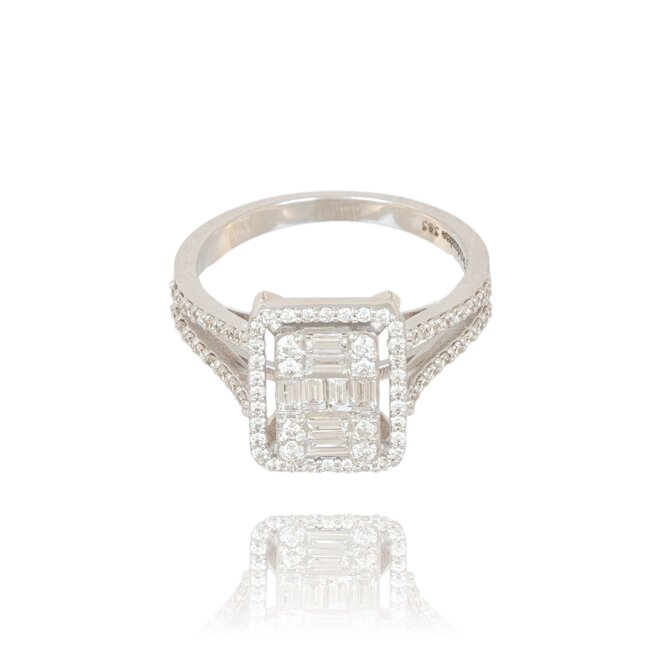 Exclusieve witgouden ring met baguette en briljant geslepen diamanten