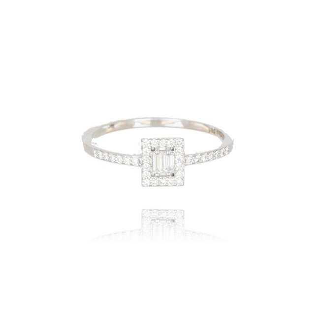 Verfijnde witgouden ring met baguette en briljant geslepen diamanten