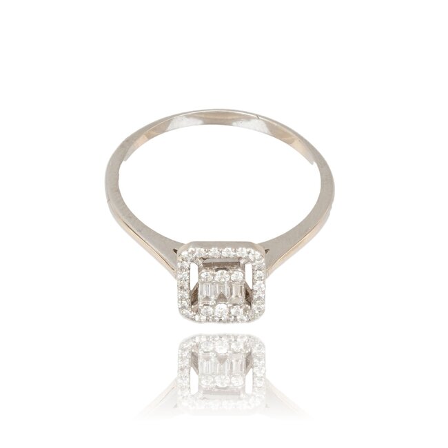 Elegante witgouden ring met baguette en briljant geslepen diamanten