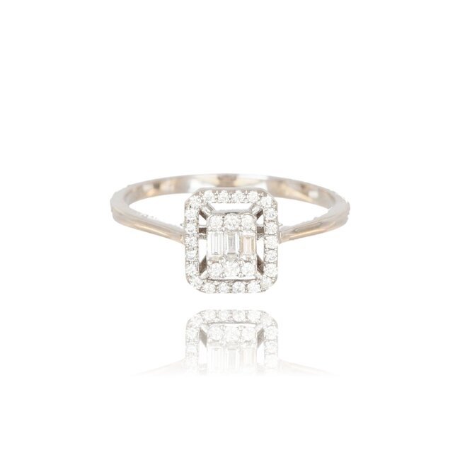 Elegante witgouden ring met baguette en briljant geslepen diamanten