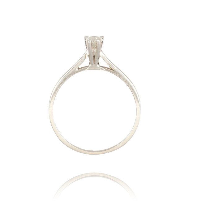 Elegante witgouden solitair ring met briljantgeslepen diamant