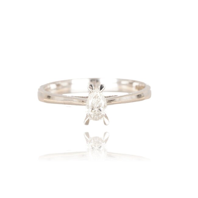 Elegante witgouden solitair ring met briljantgeslepen diamant