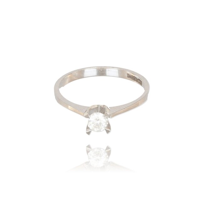 Tijdloze witgouden ring met 0.25 ct briljant diamant