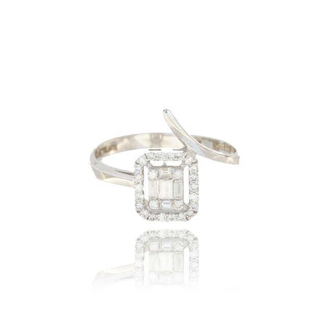 Moderne  witgouden ring met baguette en briljant diamanten
