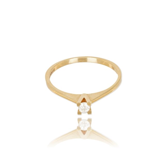Tijdloze geelgouden solitair ring met 0.09 ct briljant diamant